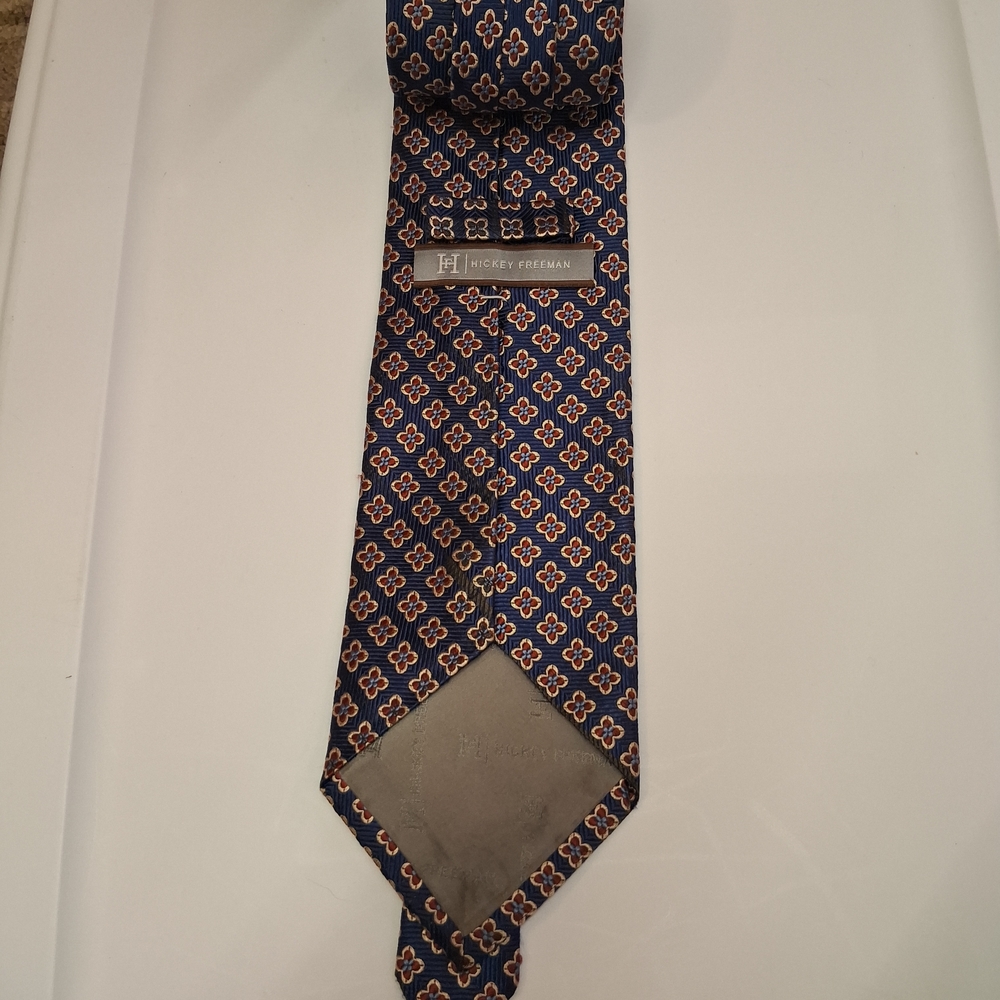 Hickey Freeman Blue and Orange Geometric Tie
